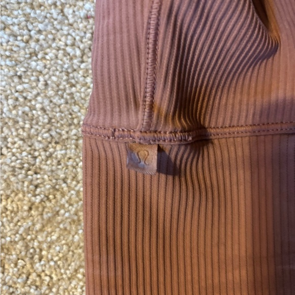 Lululemon women’s power pivot tank reversible light pink salmon - Picture 2 of 4